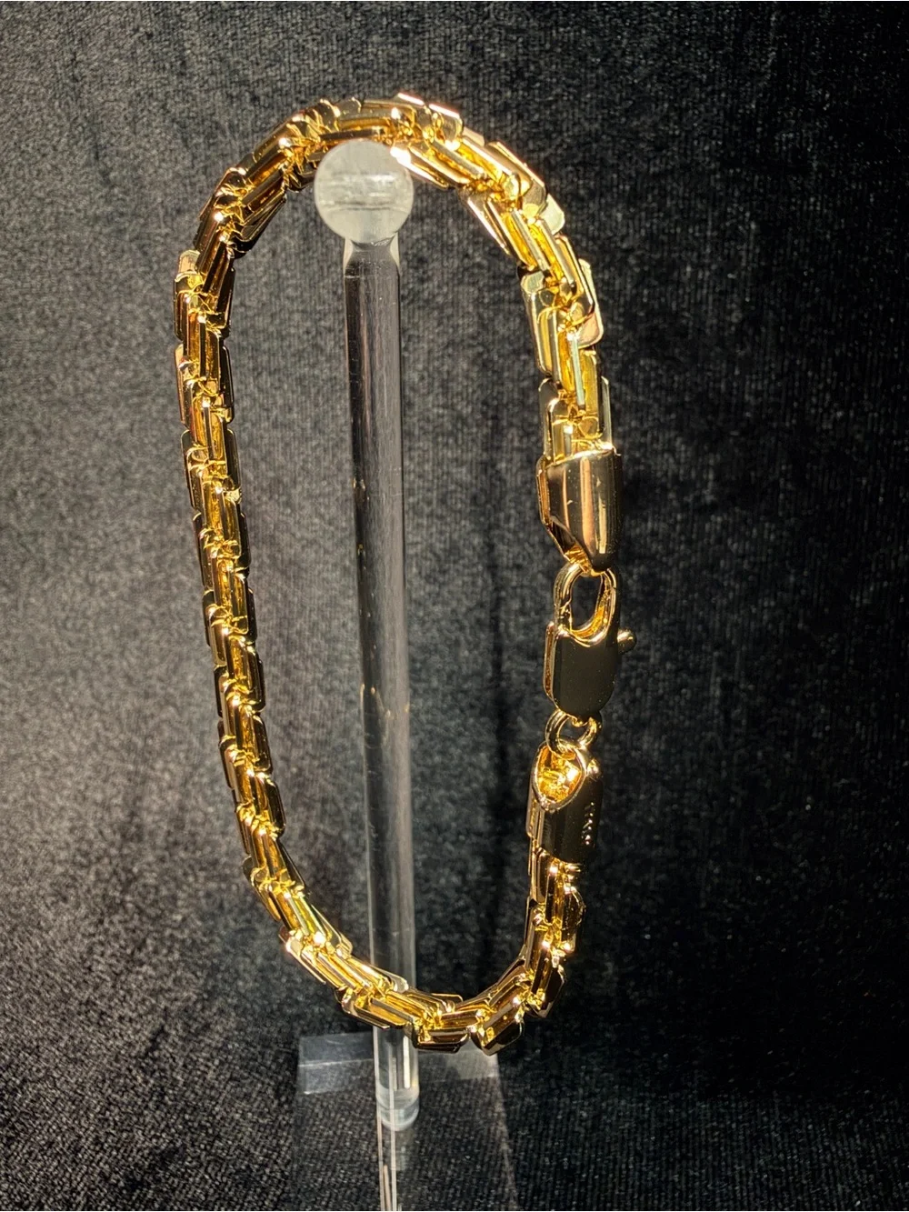 Milano Italy 14K stamped Gold filled 8in 5MM Bracelet. Brand new. Stand out!!